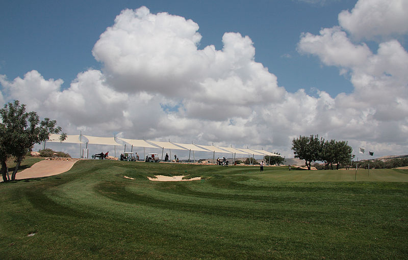 File:Golf fields 2417.jpg