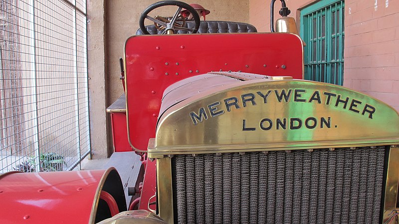 File:Gorkhatree fire engine old british.JPG