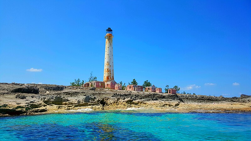 File:Great Isaac Cay, Bahamas.jpg