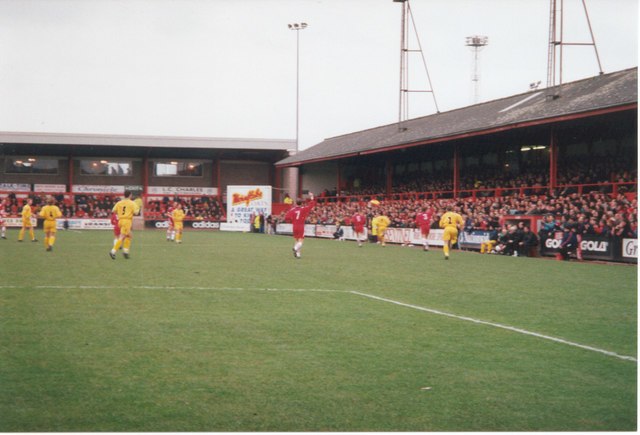 Gresty Road in 1998, looking east towards the Family Stand, with the old main stand on the right