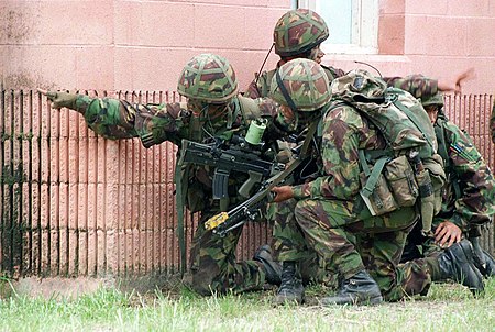 Tập tin:Gurkhas exercise DM-SD-98-00170.jpg