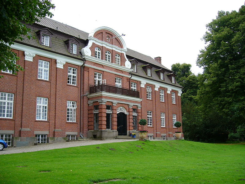 File:Gut Rohlstorf Herrenhaus.jpg