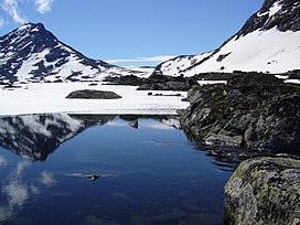 Hütte Olavsbu Richtung Snoholstinden.jpg