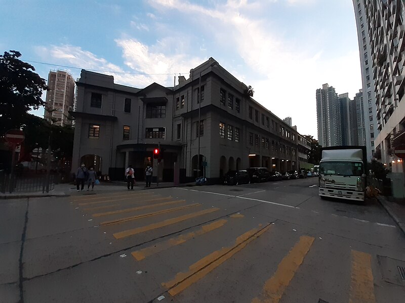 File:HK YMT 油麻地 Yau Ma Tei Police Station Canton Road Public Square Street August 2021 SS2 006.jpg