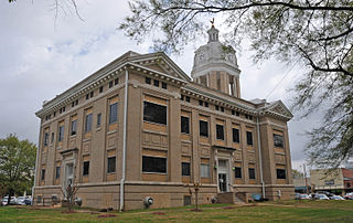 <span class="mw-page-title-main">Chickasaw County Courthouse (Mississippi)</span> Historic building in Houston, c. 1909