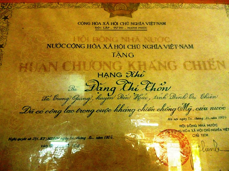 File:Huân chương Kháng chiến hạng Nhì năm 1984.JPG