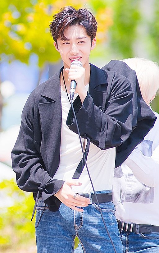 Hyungwon at a fanmeet in May 2016 03