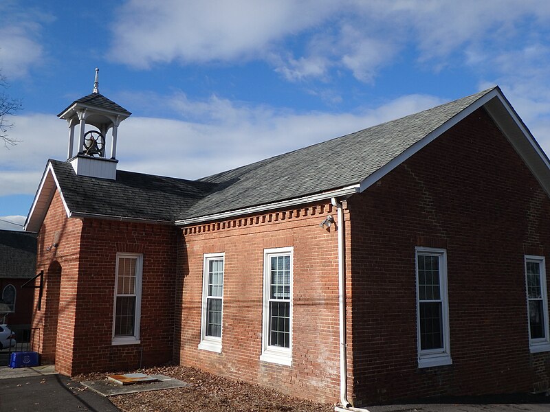 File:Ijamsville schoolhouse, Ijamsville Church social hall.JPG