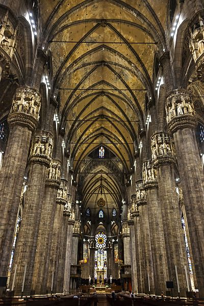 File:Interior of Il Duomo, Milan.jpg