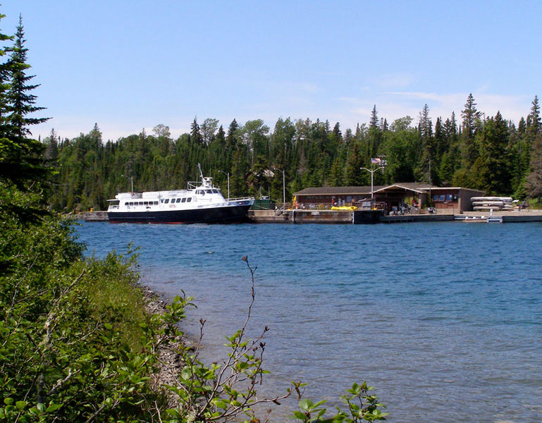 File:Isle Royale Queen IV.jpg