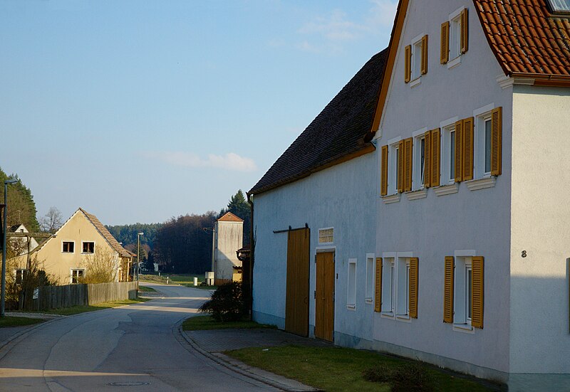 File:Ismannsdorf 2706.jpg