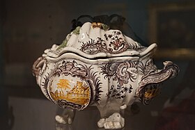Pot à oille, faïence d'Italie, musée des beaux-arts de Reims.