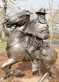 Pomnik konny bez cokołu przedstawiający Longstreeta na koniu