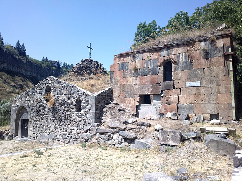 File:Karenis monastery (60).jpg