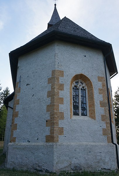 File:Kath. Filialkirche hl. Leonhard zu Schlanitzen 03.jpg