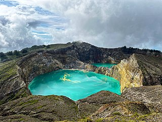 <span class="mw-page-title-main">Kelimutu</span> Volcano on the island of Flores in Indonesia