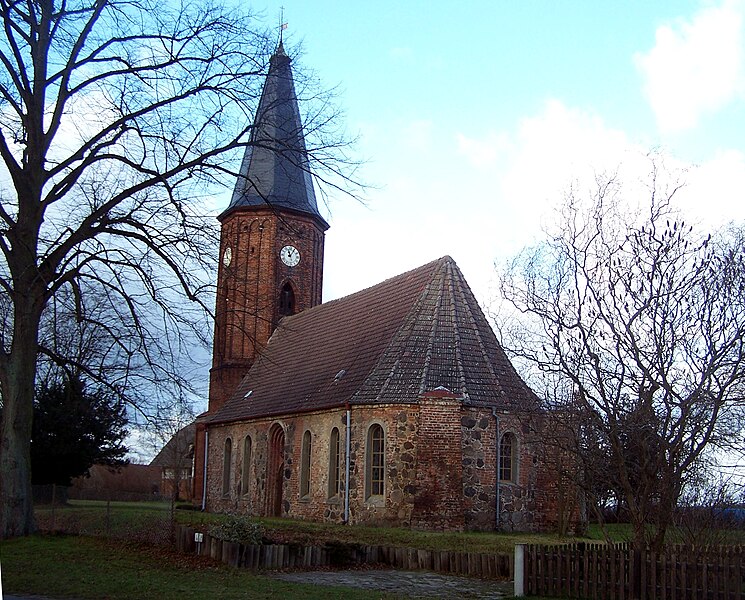 File:Kirche Wachow 1.JPG