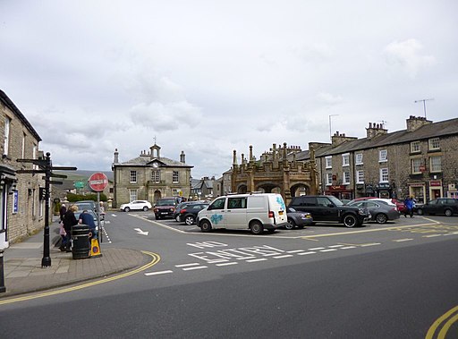 Kirkby Lonsdale, Market Square - geograph.org.uk - 2958072