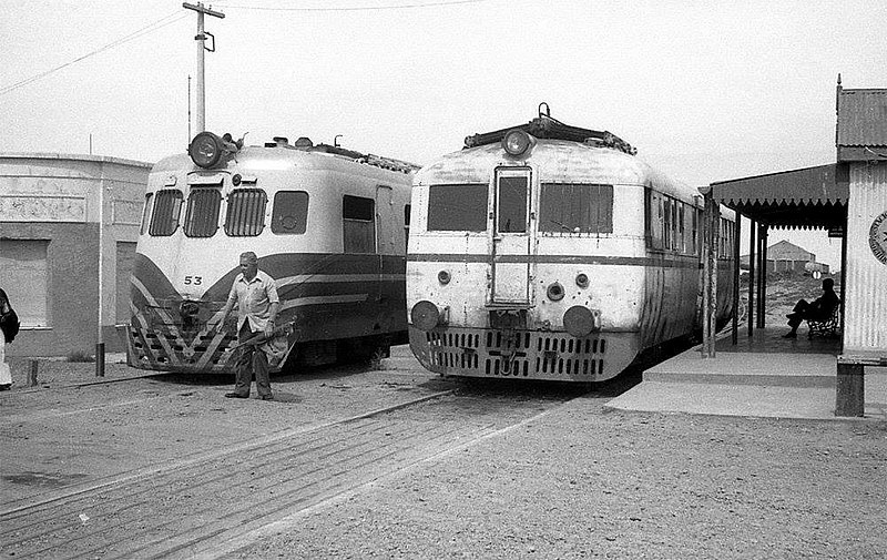 File:Trabajadores Ferrocarril Midland.jpg - Wikimedia Commons