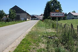 Entrée du village.