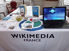 La reole stand wikimedia 2016-12 a.jpg