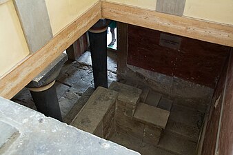 Lustral Basin, Northwest Portico, Knossos, 144447.jpg