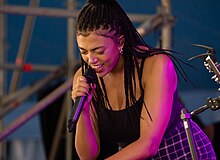 Mahalia na festivalu Falls v lednu 2019