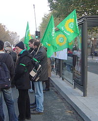 Membroj de verda partio manifestacie en 2005 pro la publikaj servoj kaj kontraŭ privatigoj