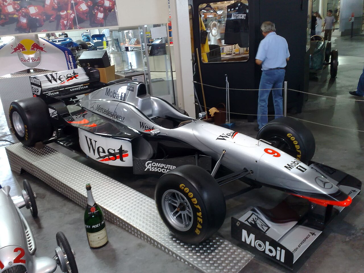 Image of McLaren Mercedes MP4-12 1997