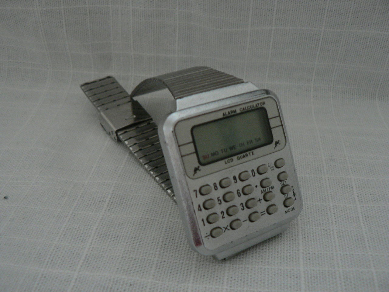 File:Montre calculette.JPG - Wikimedia Commons