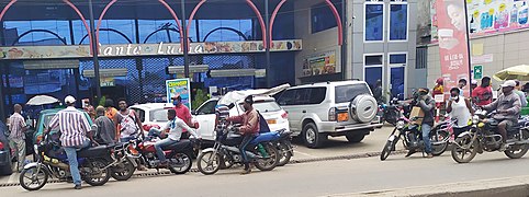 Motos et Transport à Douala -.jpg