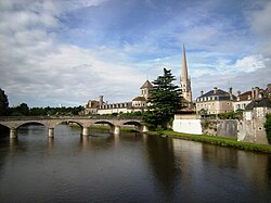 Gotický most přes řeku Gartempe v Saint-Savin (Vienne)