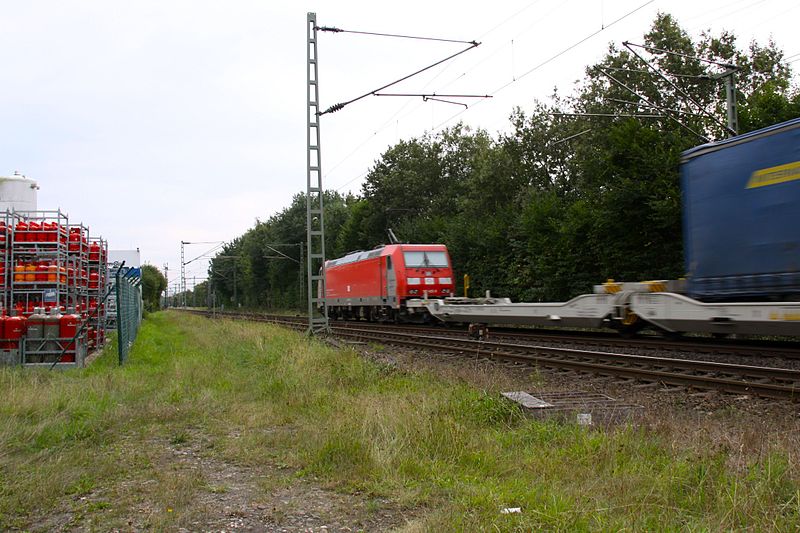 File:Neuer Bahnhof Osterrönfeld.jpg