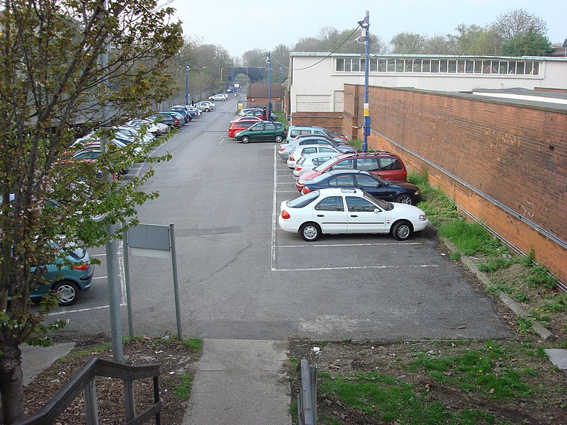 File:Newbury Park tube station 261.jpg