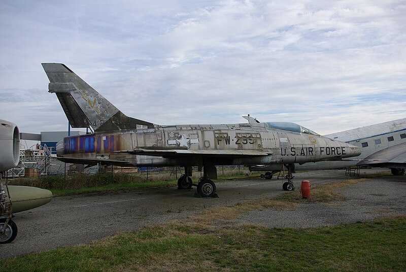 File:North American F-100D Super Sabre (MAA).jpg