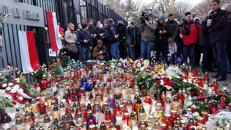 File:November 2015 Paris attacks - French Embassy in Warsaw - 2015-11-14 - 1.jpg