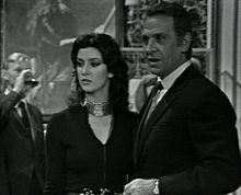 Tedesco (left) with Massimo Girotti in Il segno del comando (1971) Paola Tedesco il segno del comando.jpg