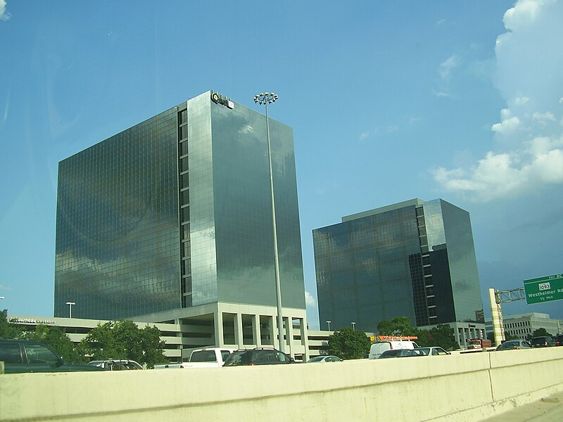 File:ParkTowersHouston.JPG