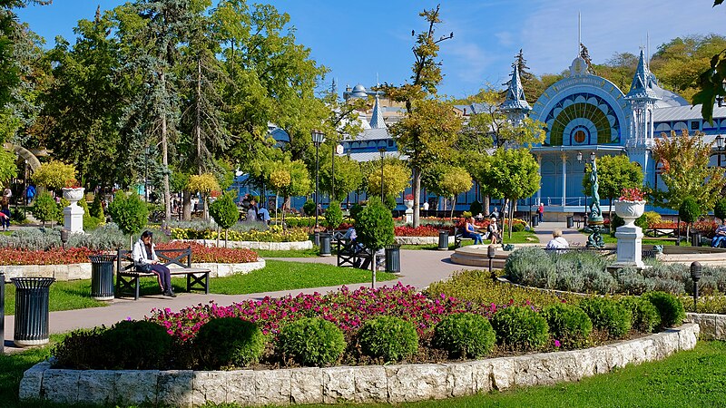 File:Park Tsvetnik in Pyatigorsk (October 2023) - 11.jpg