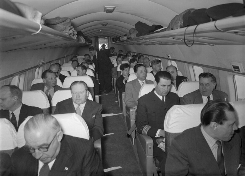 File:Passengers in Aero Ltd's Convair 1953 (JOKAUAS4 80-3).tif