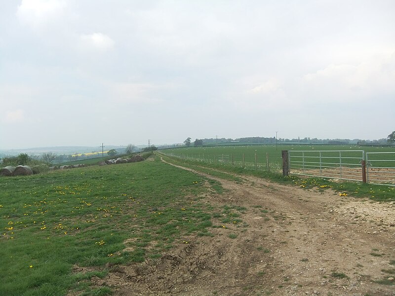 File:Path to Whitwell - geograph.org.uk - 6137966.jpg