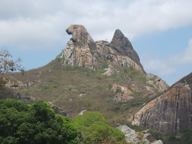 File:Pedra da Galinha Choca - Broody Hen's Rock.jpg