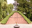 Μνημείο για τους ντόπιους Πολωνούς προσκόπους που έπεσαν στην Εξέγερση της Μείζονος Πολωνίας και στο Β΄ Παγκόσμιο Πόλεμο