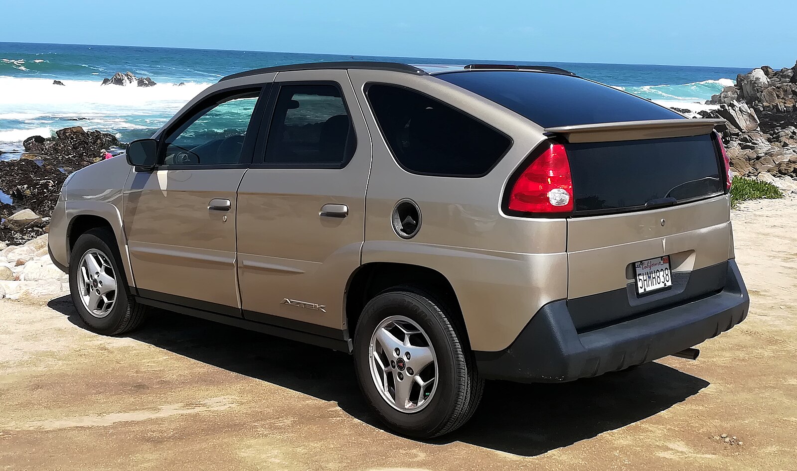 Машина Pontiac Aztek