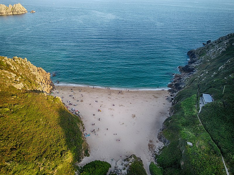 File:Porthcurnow Beach Fossick.jpg