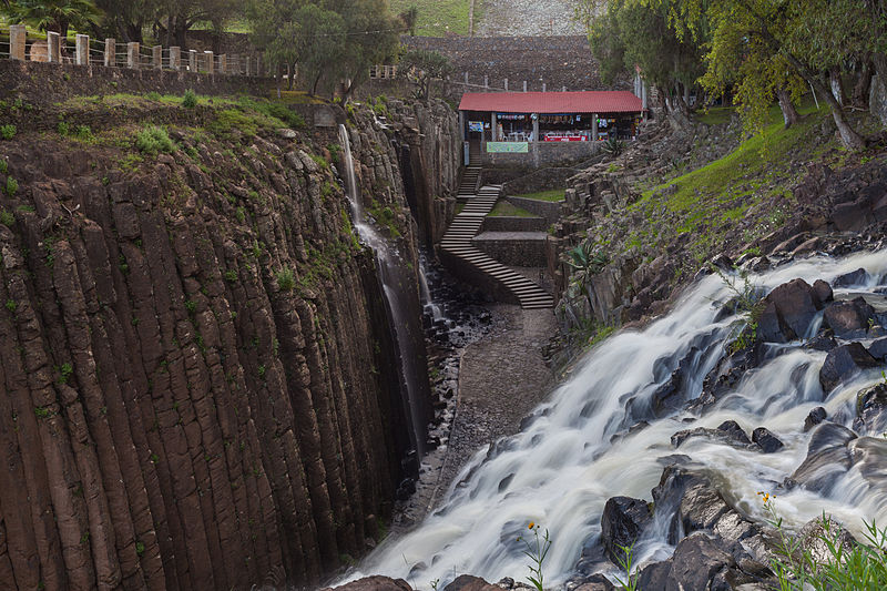 File:Prismas Basálticos, Huasca de Ocampo, Hidalgo, México, 2013-10-10, DD 35.JPG