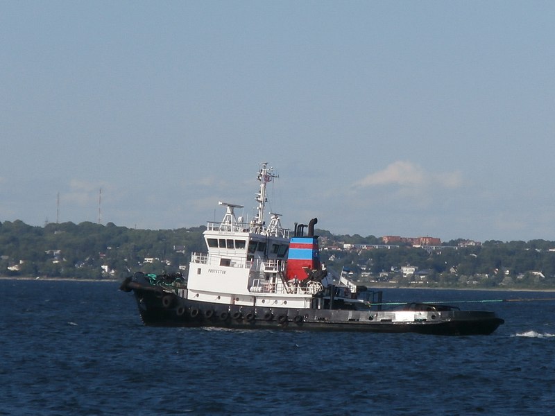 File:Protector towing Seabourn Quest in Tallinn 19 June 2017.jpg