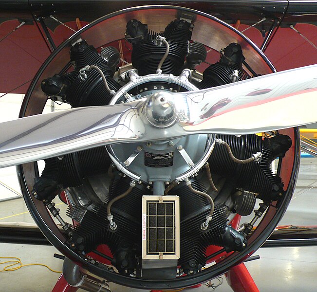 File:Radial engine WACO QCF2.jpg