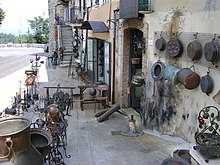 Crafts next to Porta San Giovanni