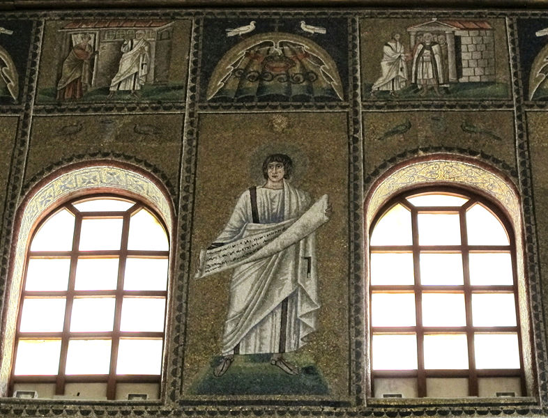 File:Ravenna, sant'apollinare nuovo, int., santi e profeti, epoca di teodorico 17.JPG